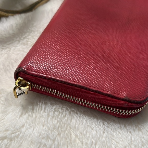Low start, PRADA Pink Safiano Leather Zip Around wallet EUC - Picture 3 of 8